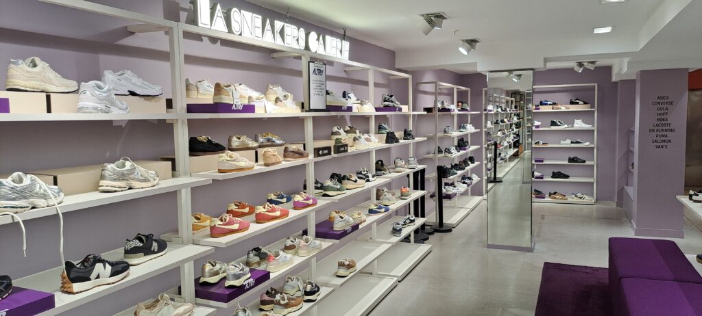 Agencement espace chaussure aux Galeries Lafayette